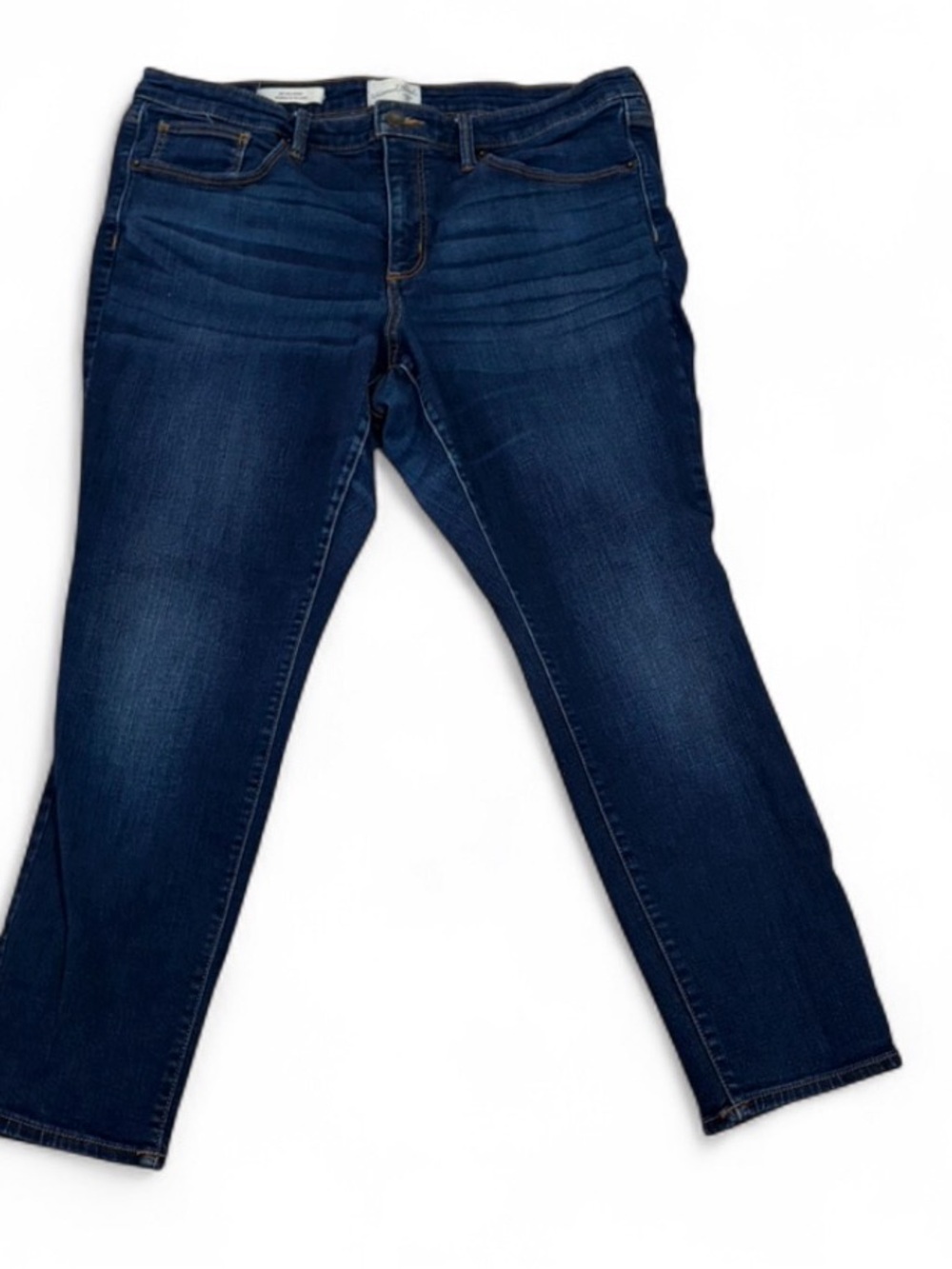 Universal Thread Dark Blue Straight-Leg Women’s Jeans